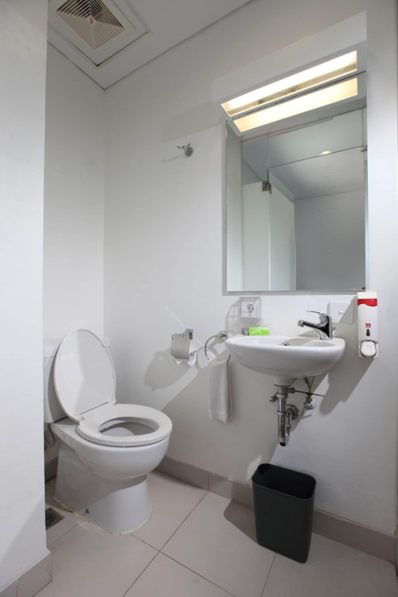 Whiz Hotel Cikini Jakarta Eksteriør billede