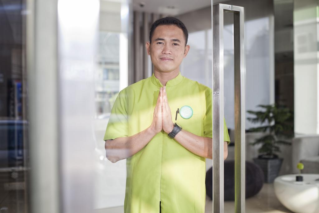 Whiz Hotel Cikini Jakarta Eksteriør billede