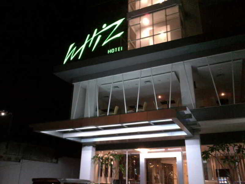 Whiz Hotel Cikini Jakarta Eksteriør billede