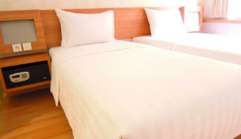 Whiz Hotel Cikini Jakarta Eksteriør billede
