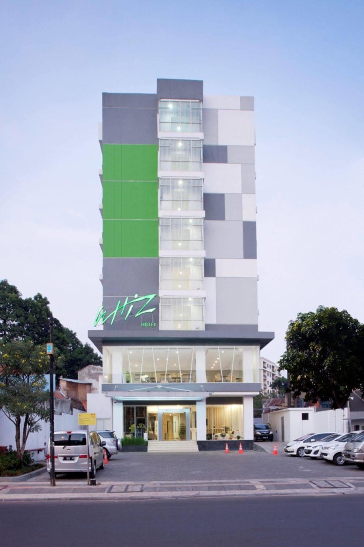 Whiz Hotel Cikini Jakarta Eksteriør billede